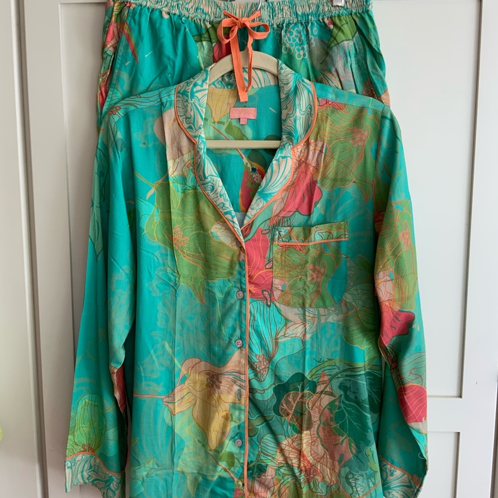 Powder Colorful Floral long sleeve top and boxer short Pajama Set NWOT
